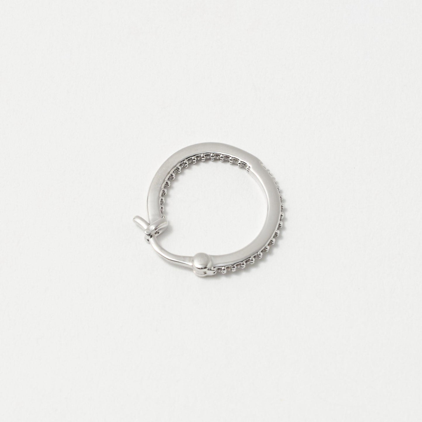 パヴェ ナローフープ ピアス