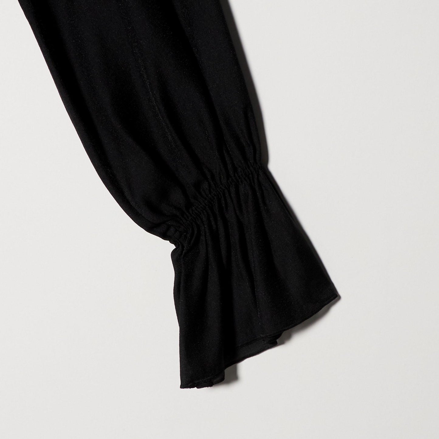 ラッフル スキッパーブラウス