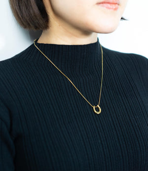 ホースシューアクセントネックレス