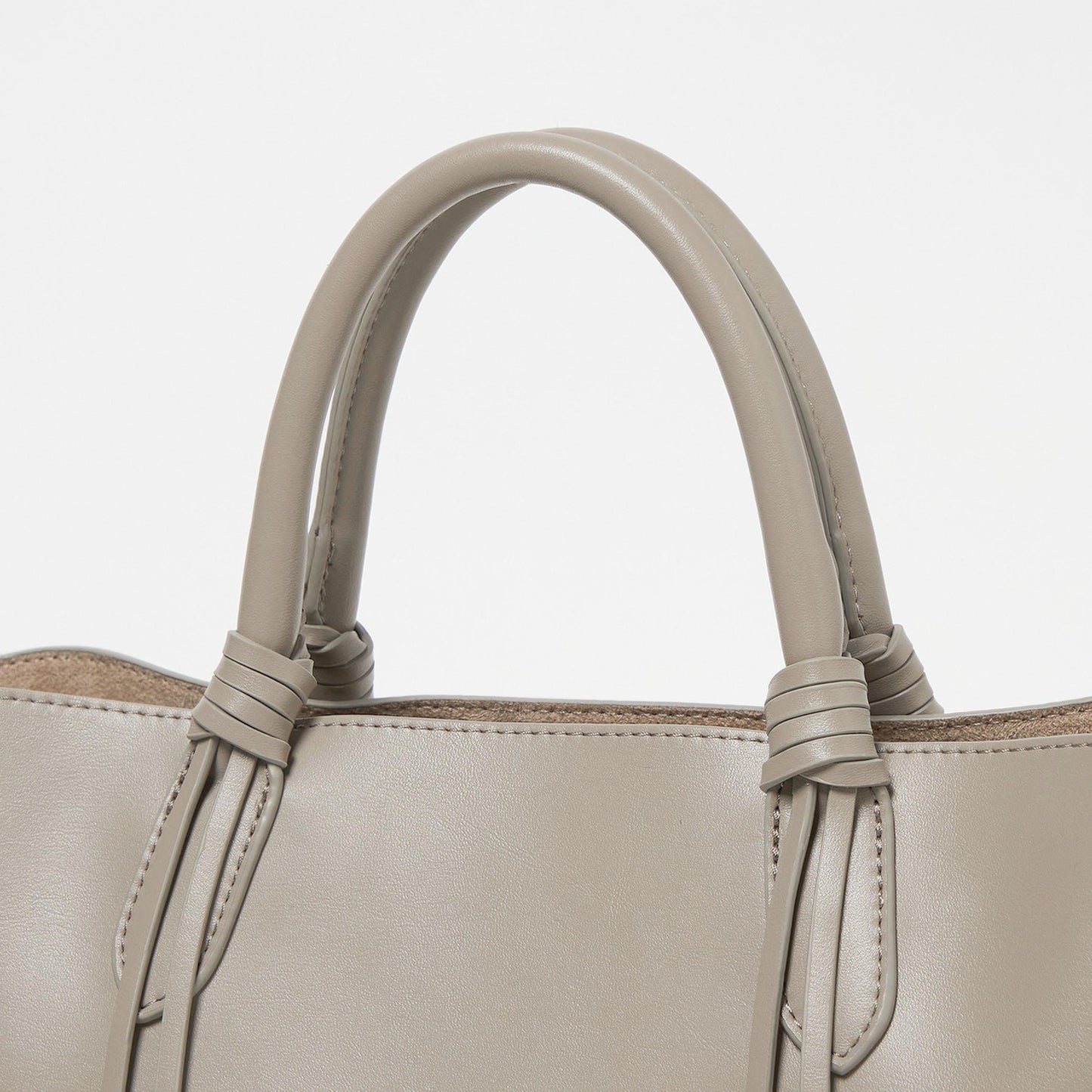 【WEB限定】2WAYタッセルハンドル A4 トートバッグ / ショルダーバッグ