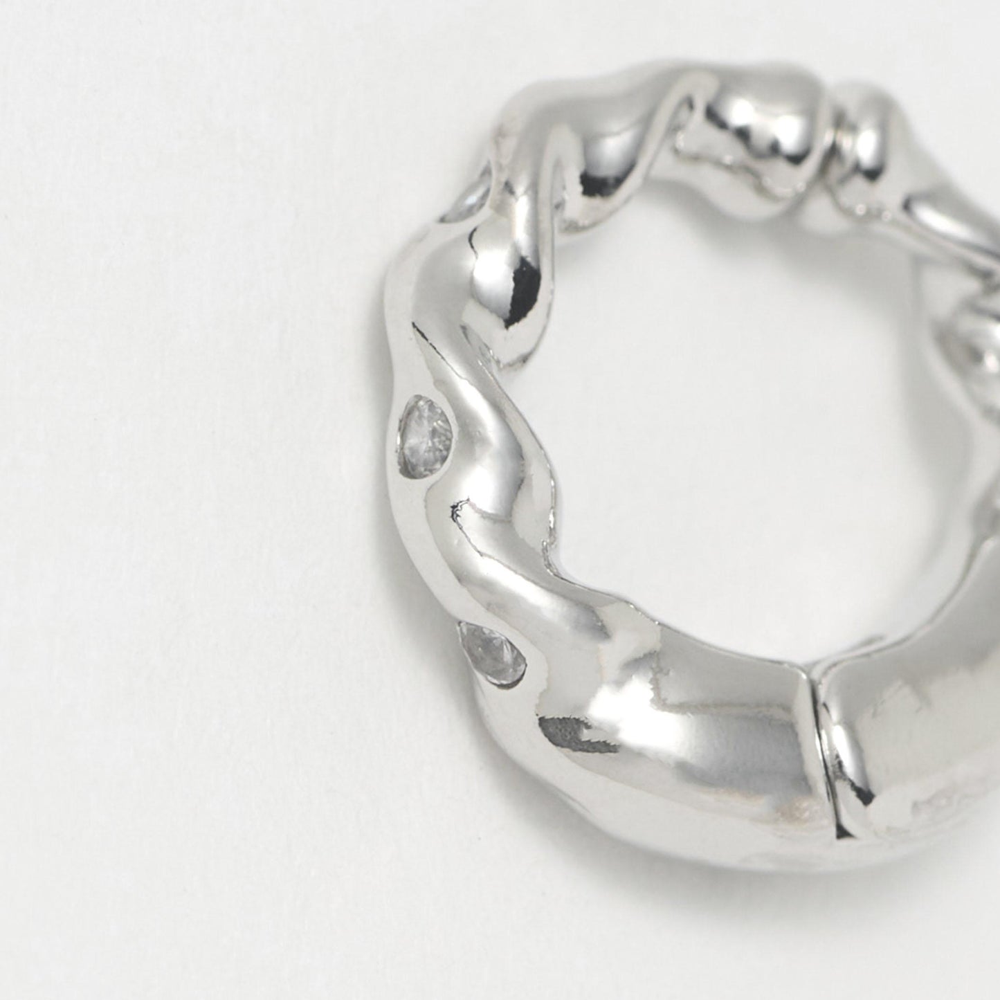 ネジリ フープ 2WAY カフ イヤリング