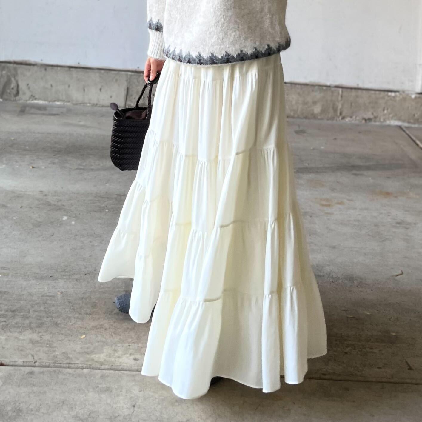 アイボリーティアードスカート