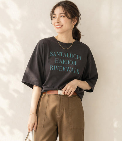 フレア袖レタリングTシャツ