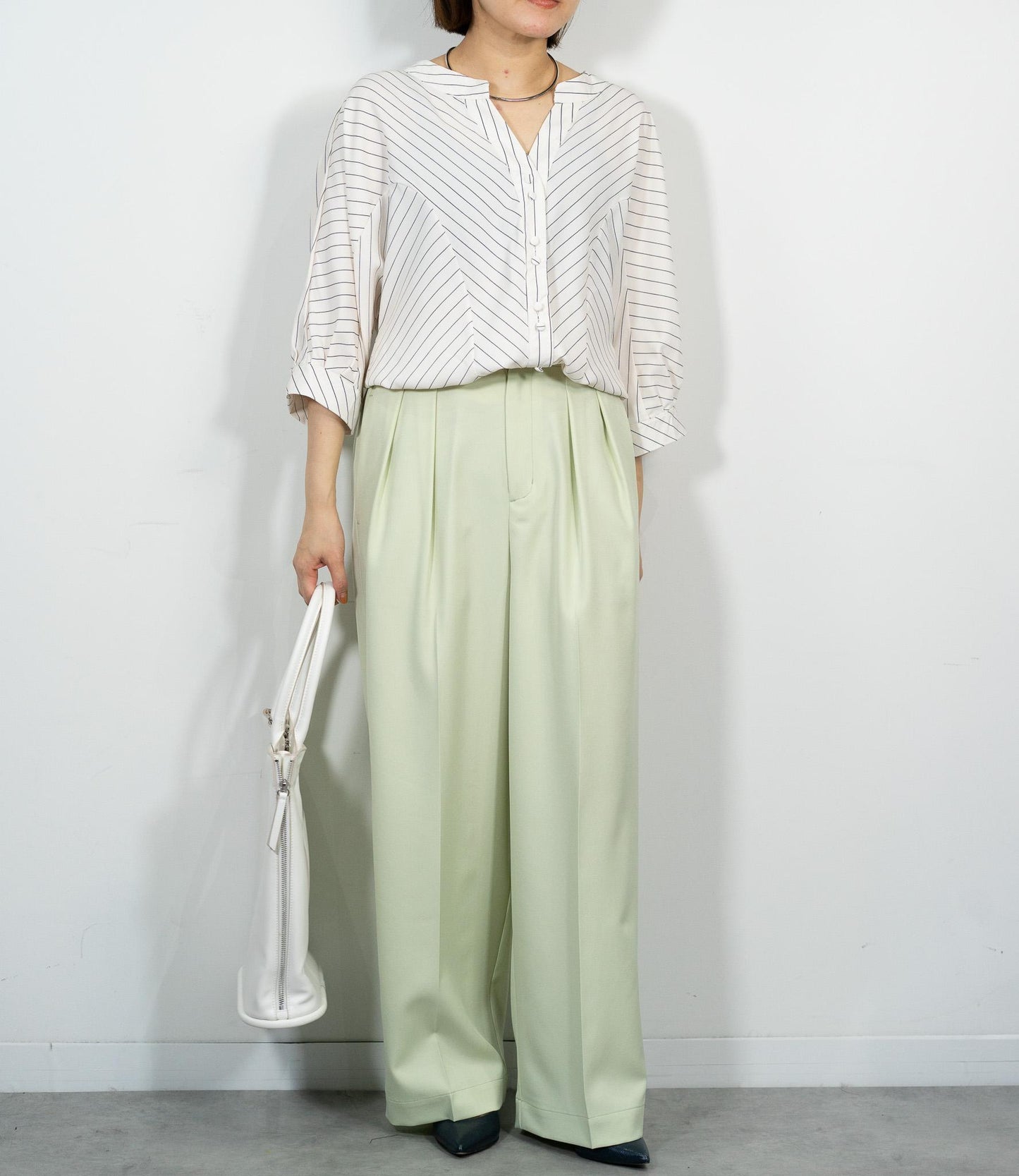 センタープレスセミワイドパンツ