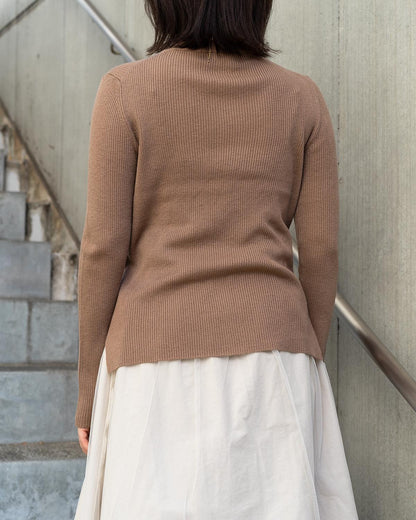 ソフトタッチタートルネックニット