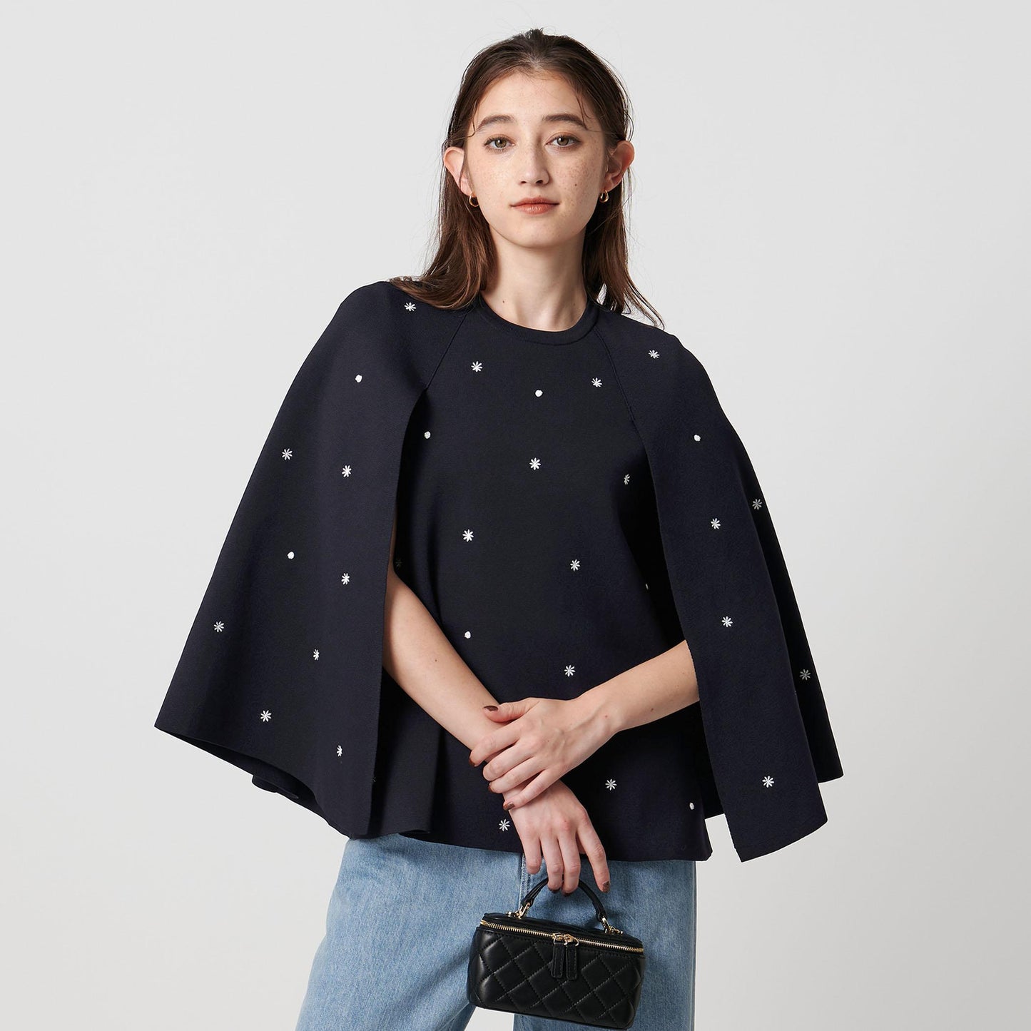 エンブロイダリー フラワー ケープニット ‐ウォッシャブル‐