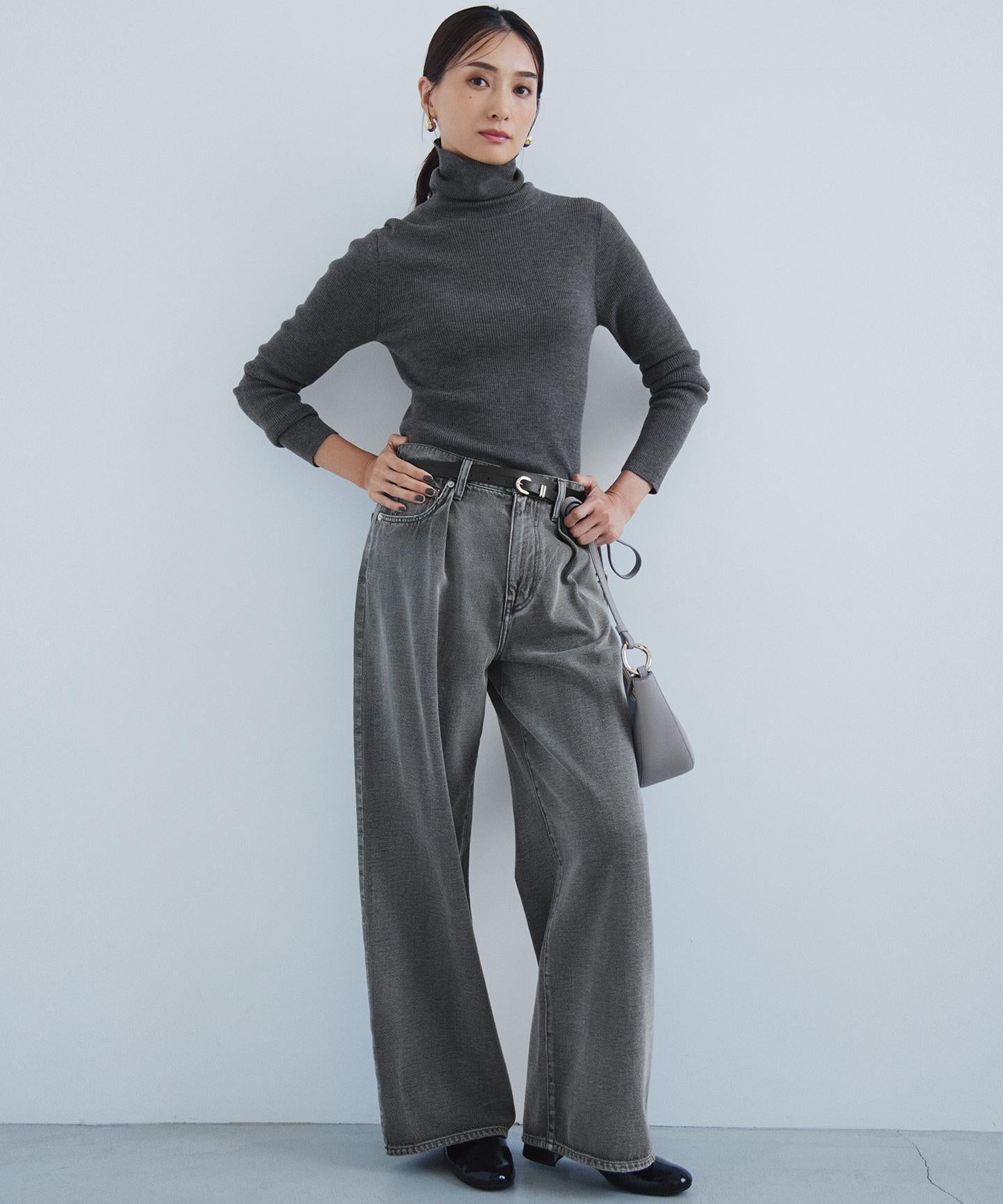 ウーステッドウール リブタートルネック ニット