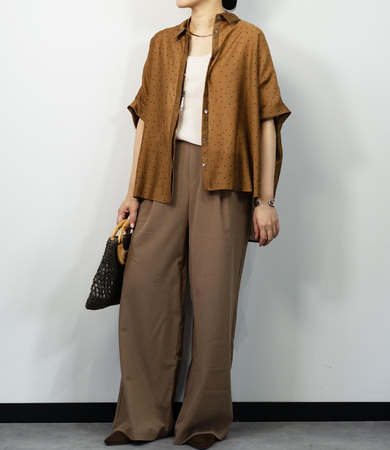 ストレッチタックストレートパンツ