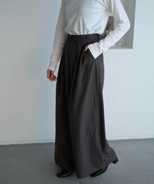 タックワイドパンツ