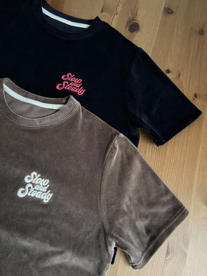 ベロア刺繍ロゴTシャツ