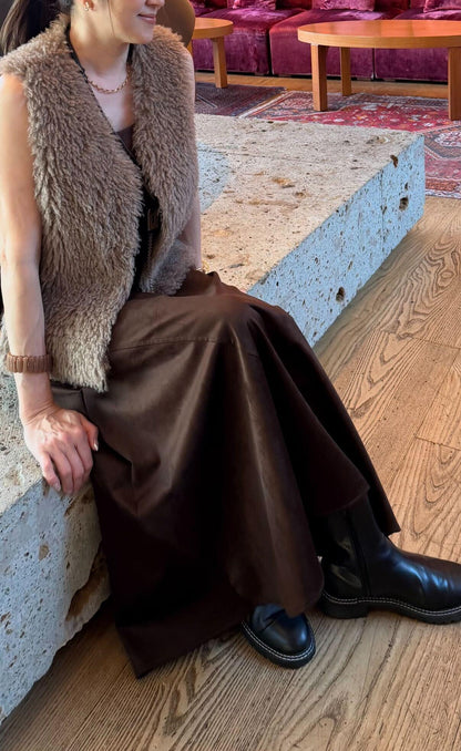 スエードライクフレアスカート