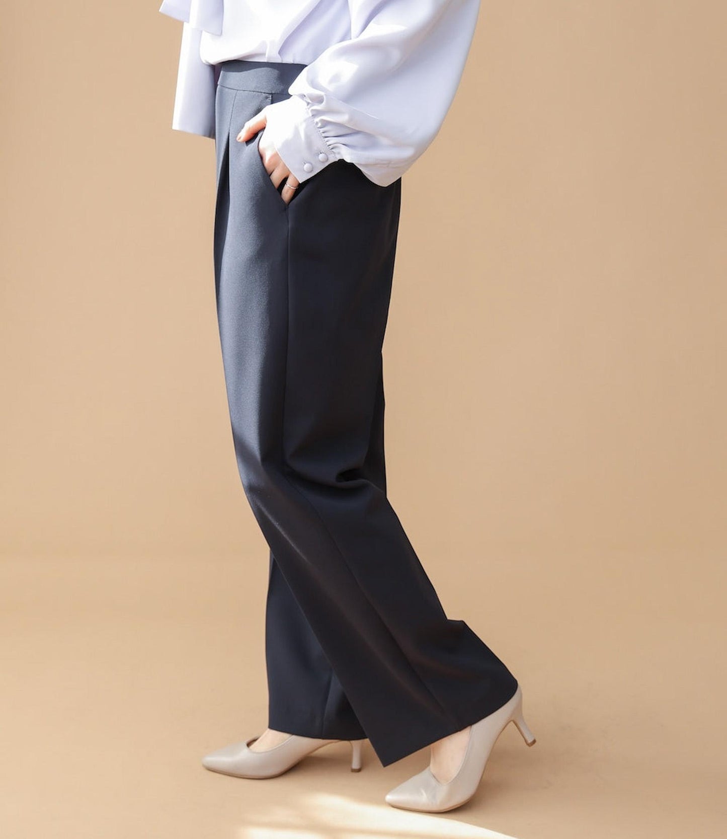 ストレッチストレートテーパードパンツ