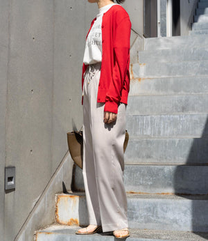 ナチュラルフレアシルエットパンツ