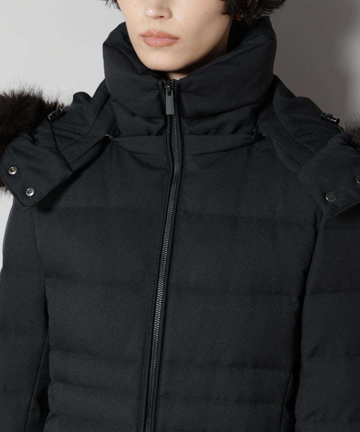 「西川ダウン(R)」サージロングダウン