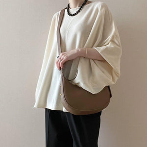 ハーフムーンショルダーバッグ