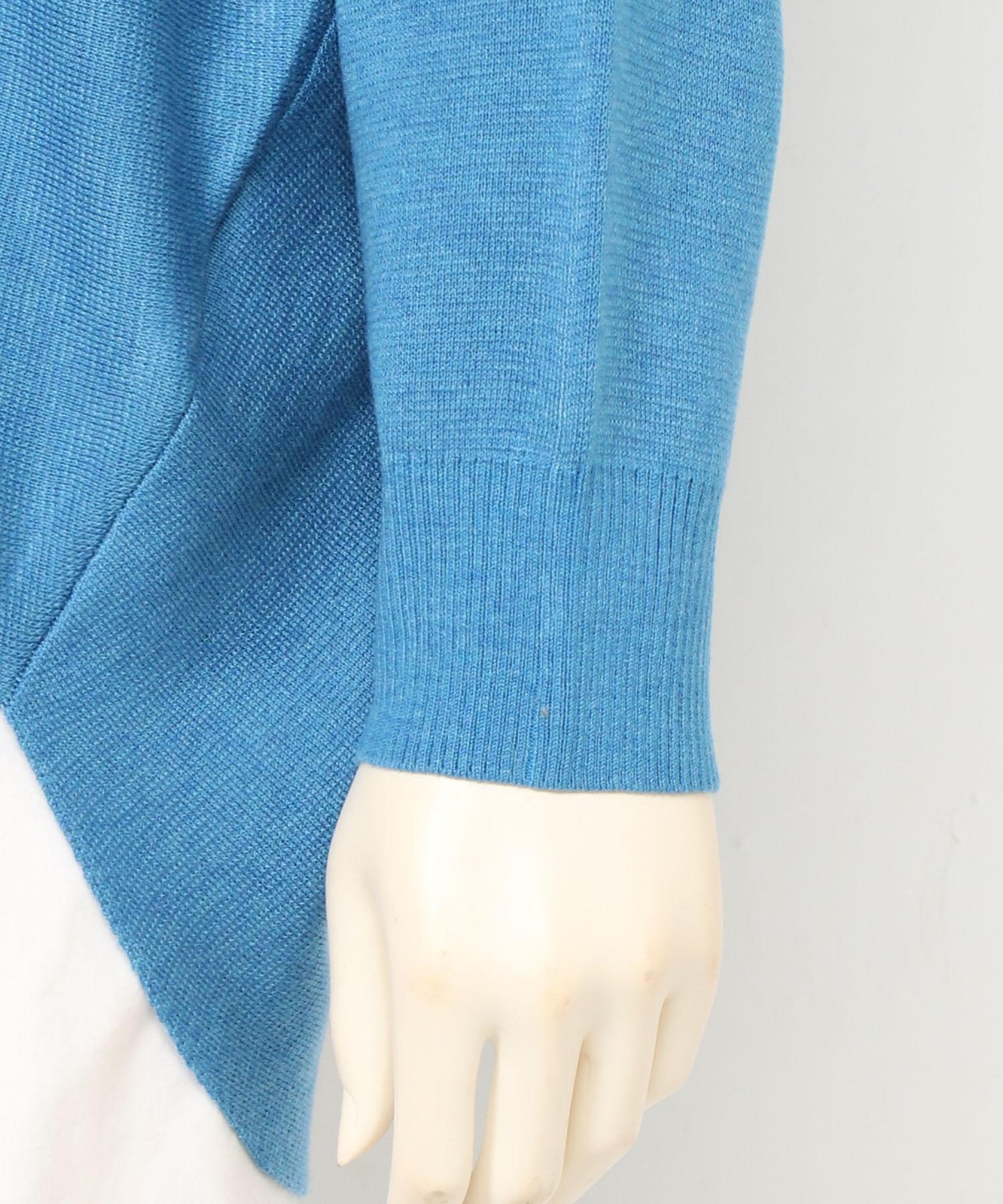 ボートネックニット