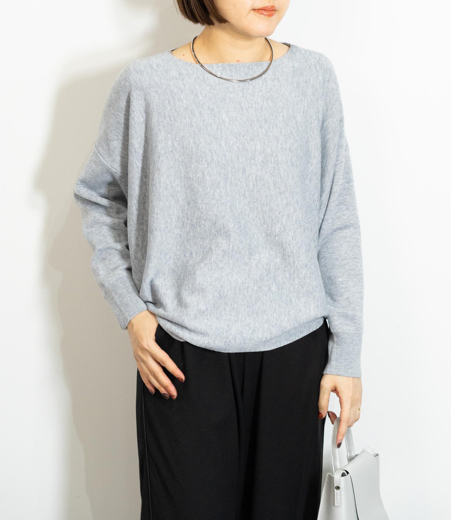 ボートネックラウンドニット