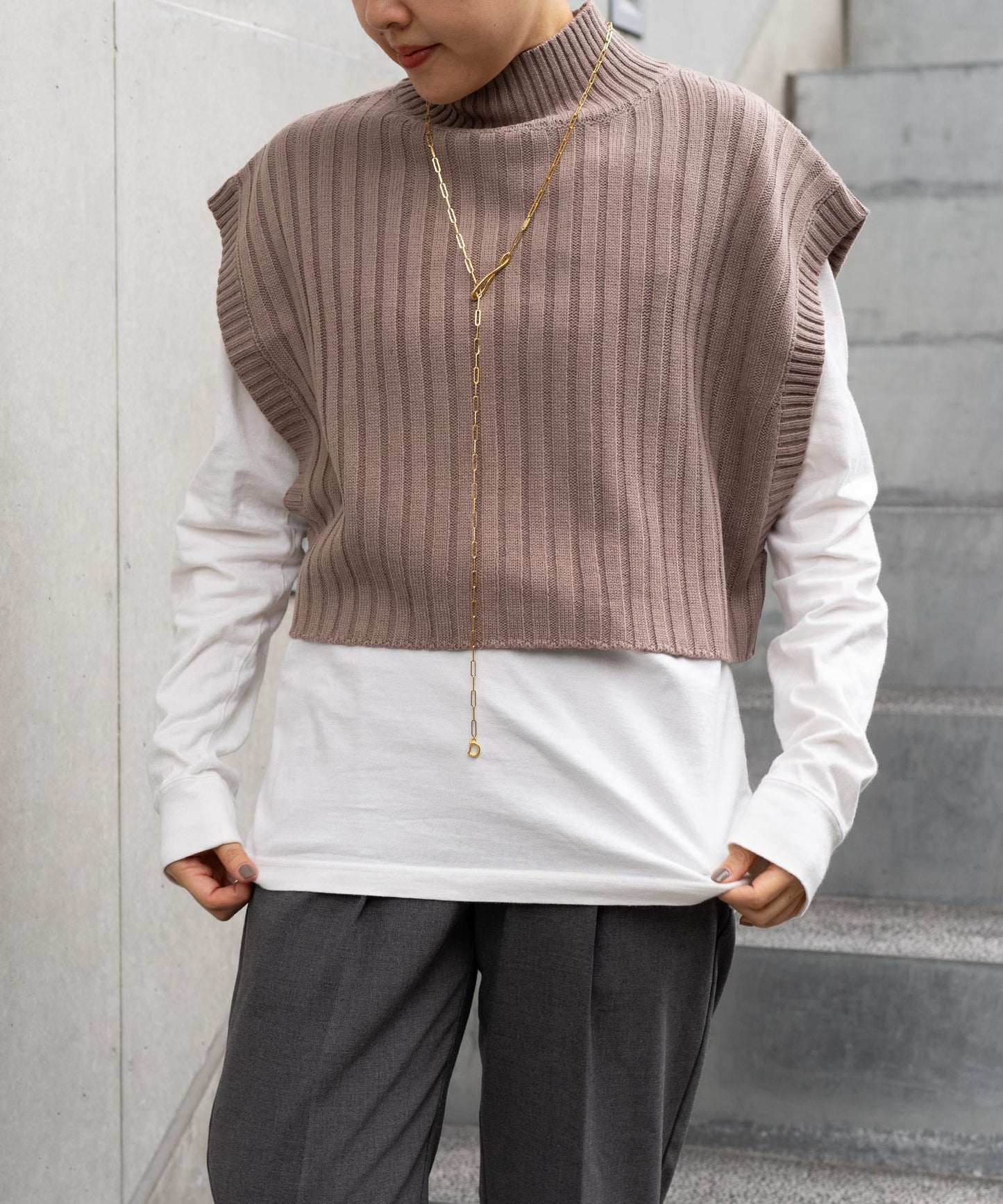 ワイドリブハイネックショートベスト