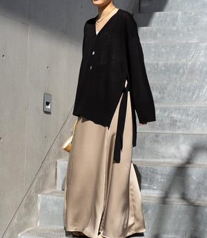 サイドスリットVネックカーディガン
