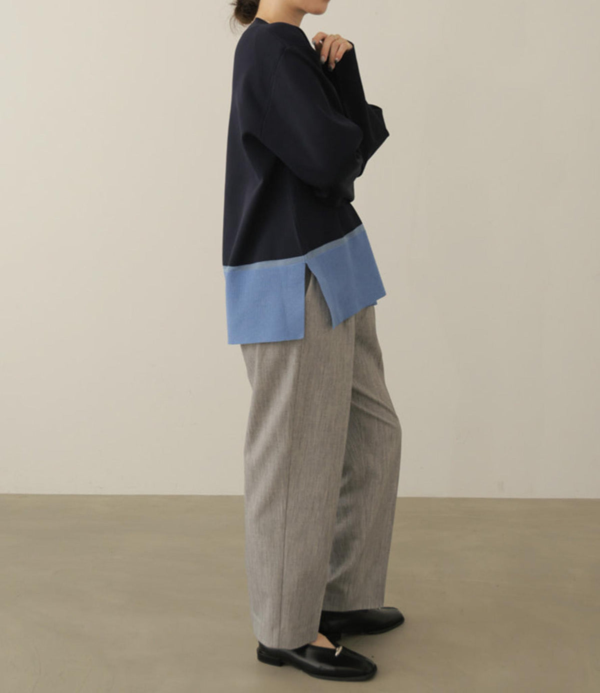 タックストレートパンツ