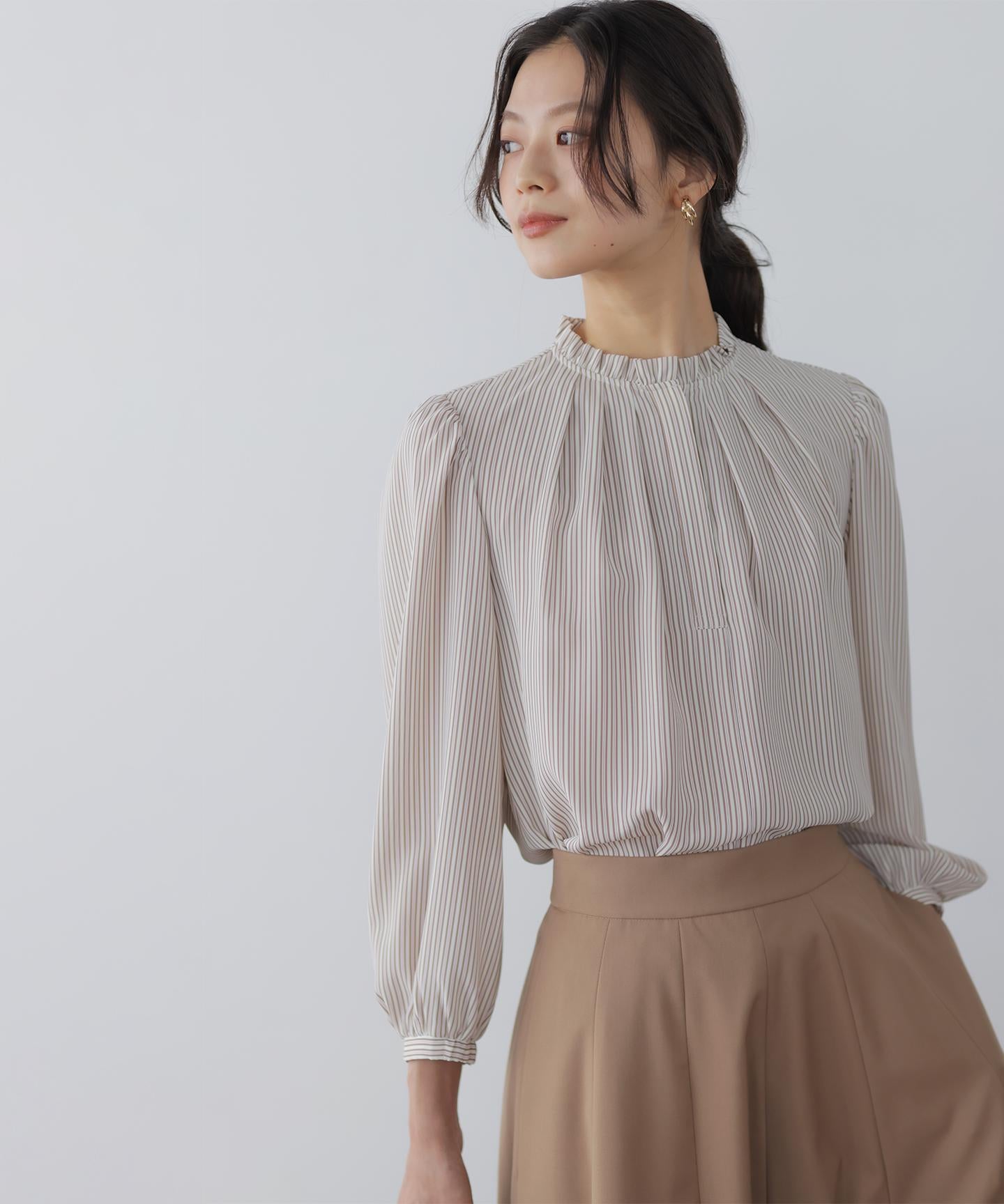 ライトデシンフリル襟 ブラウス