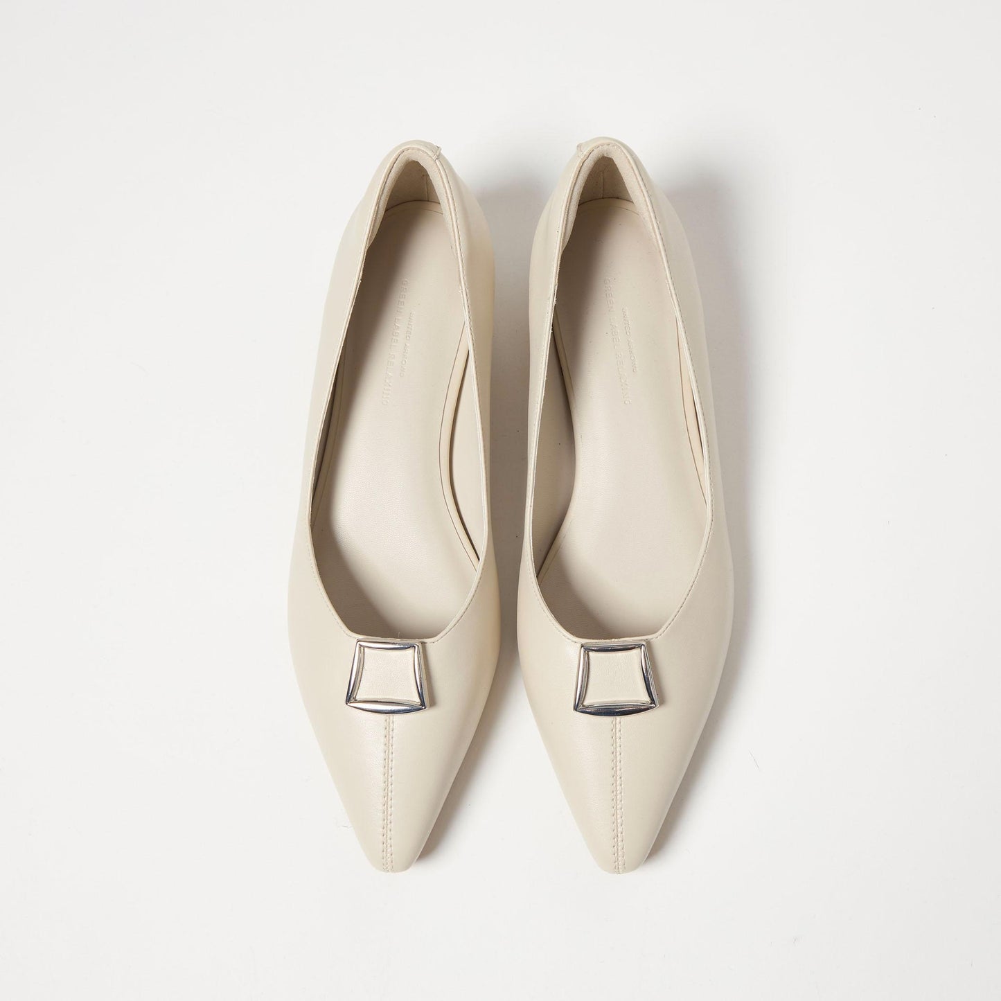 ポインテッド バックル パンプス 晴雨兼用 撥水