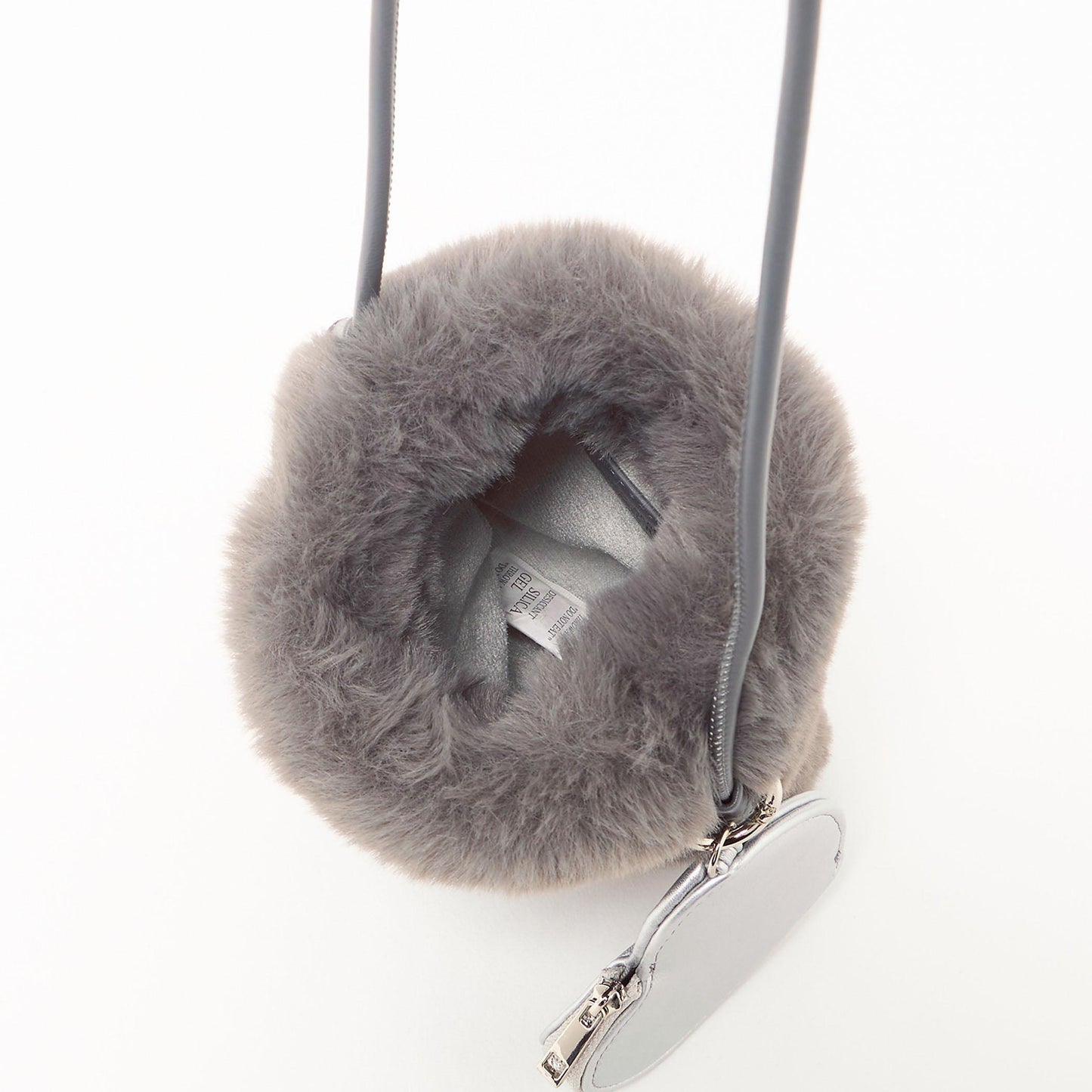 ファーショルダーバッグ ハートチャーム付き