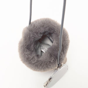 ファーショルダーバッグ ハートチャーム付き