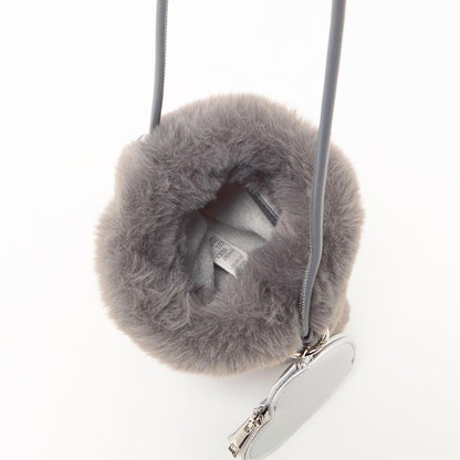 ファーショルダーバッグ ハートチャーム付き