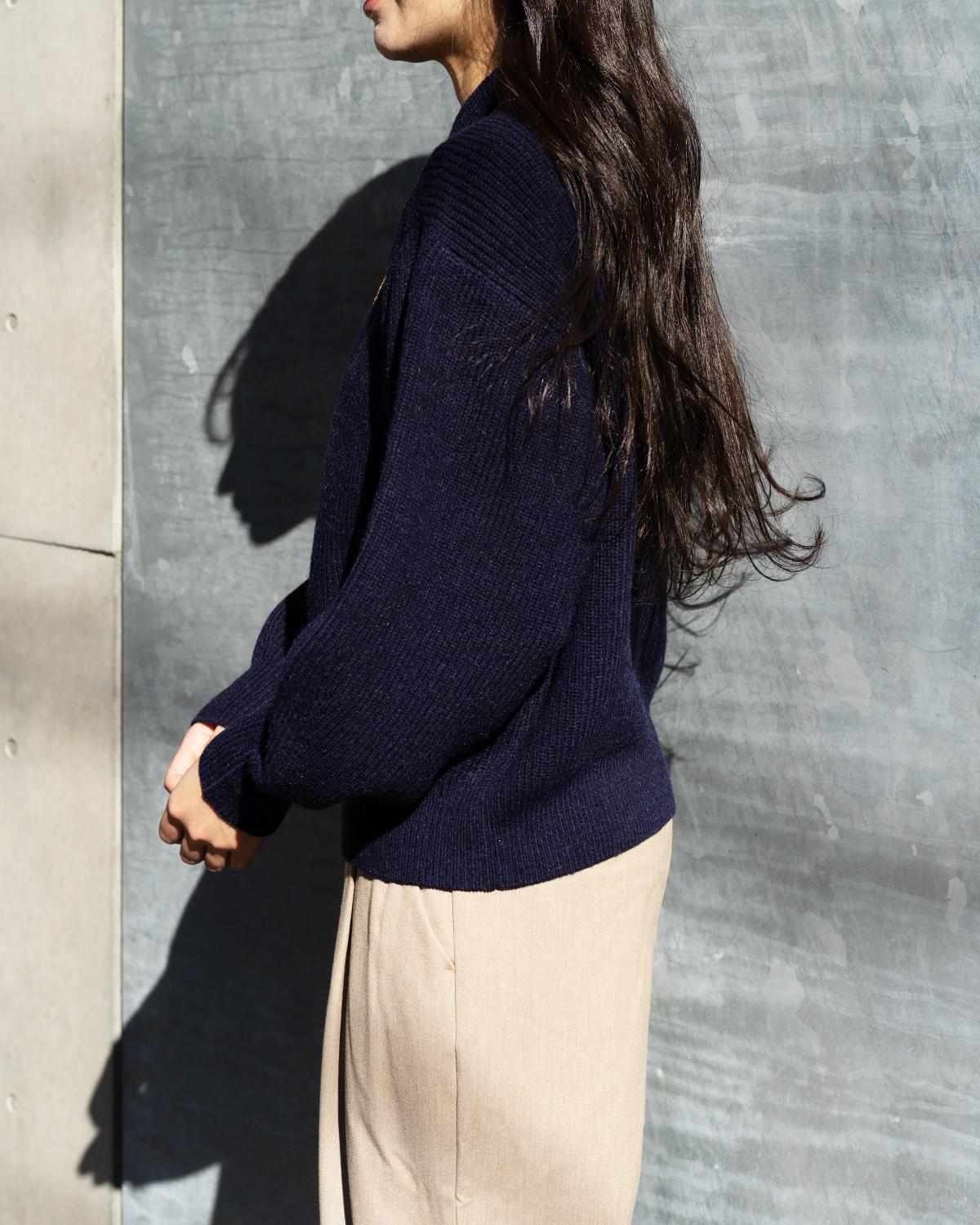 ハイネックボリュームスリーブニット