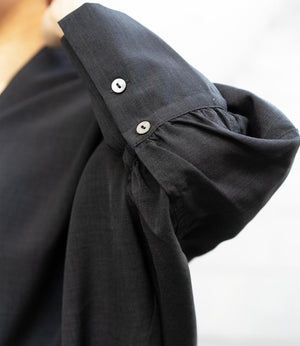 サーキュラーフレアスキッパーブラウス