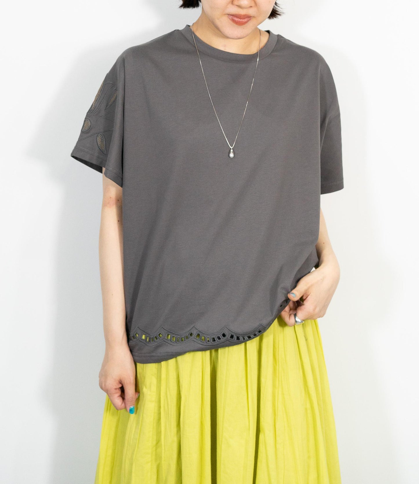 カッティンググドロストTシャツ