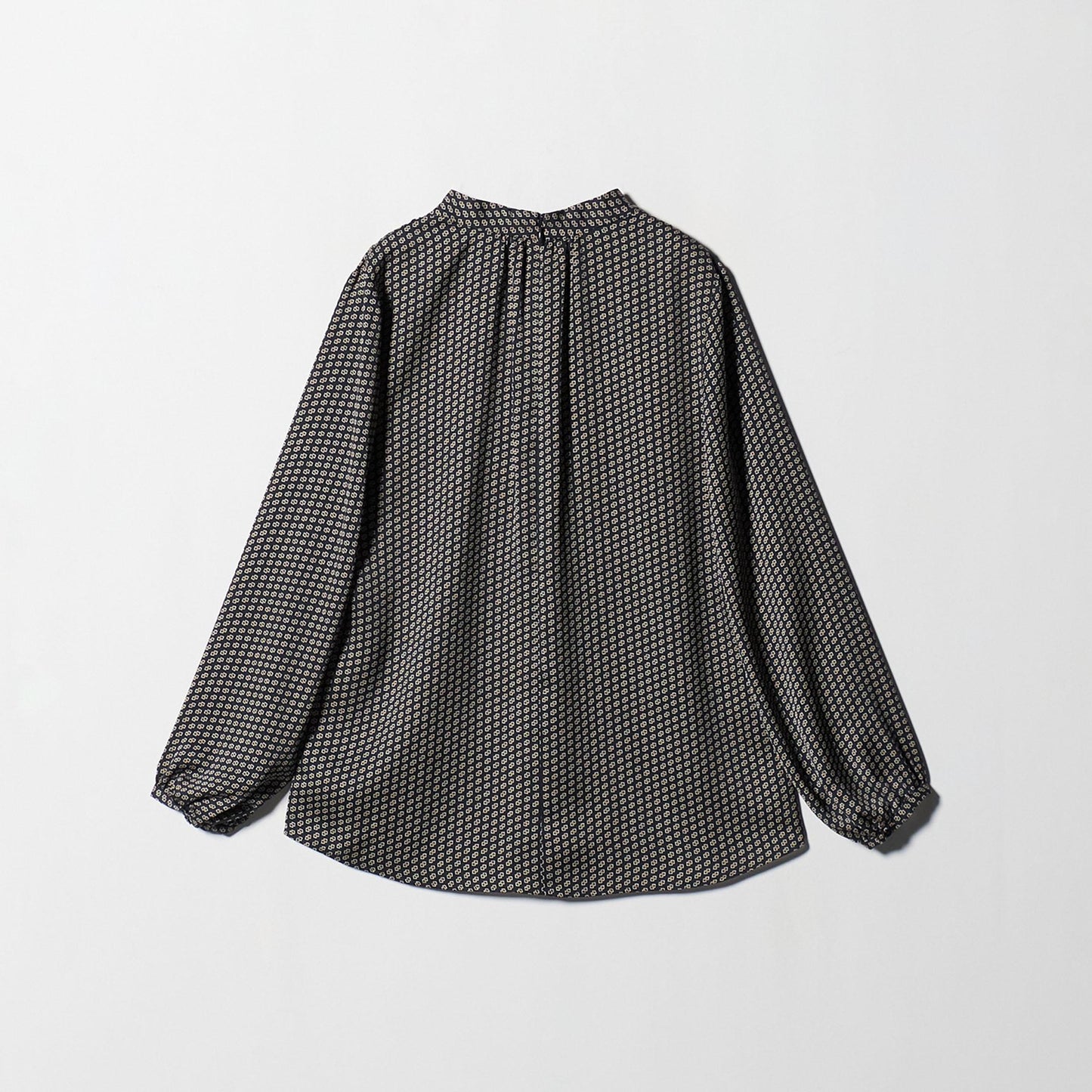 バック サテン Vネック ロングスリーブ ブラウス ‐ウォッシャブル‐