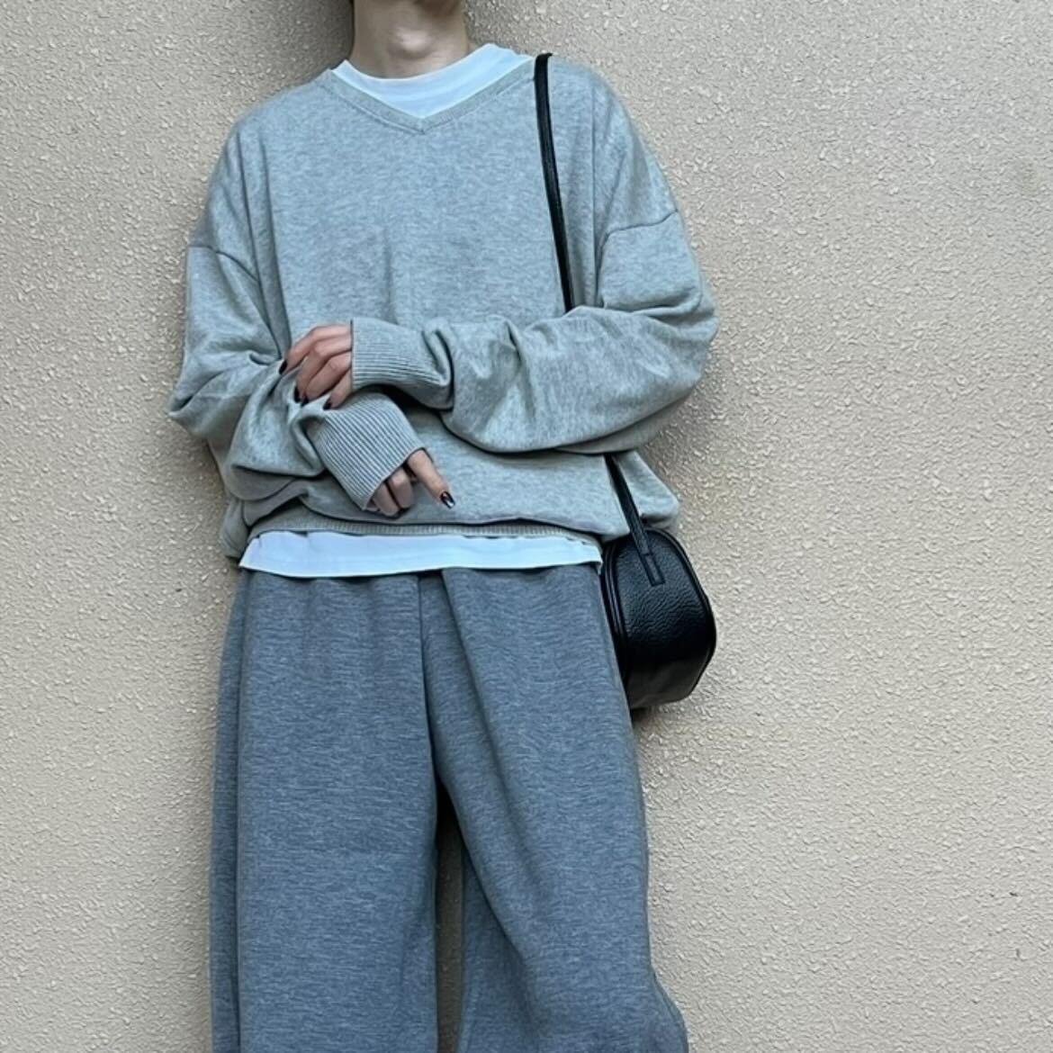 カシミアVネックニット