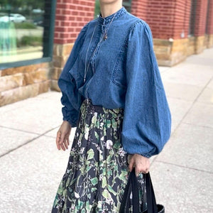 スタンドカラーデニムブラウス