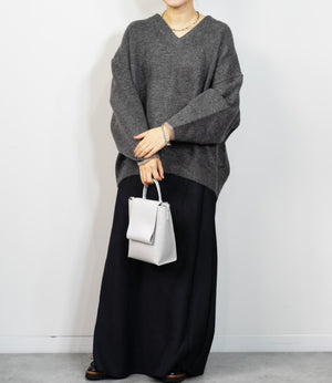 バイカラールーズVネックニット