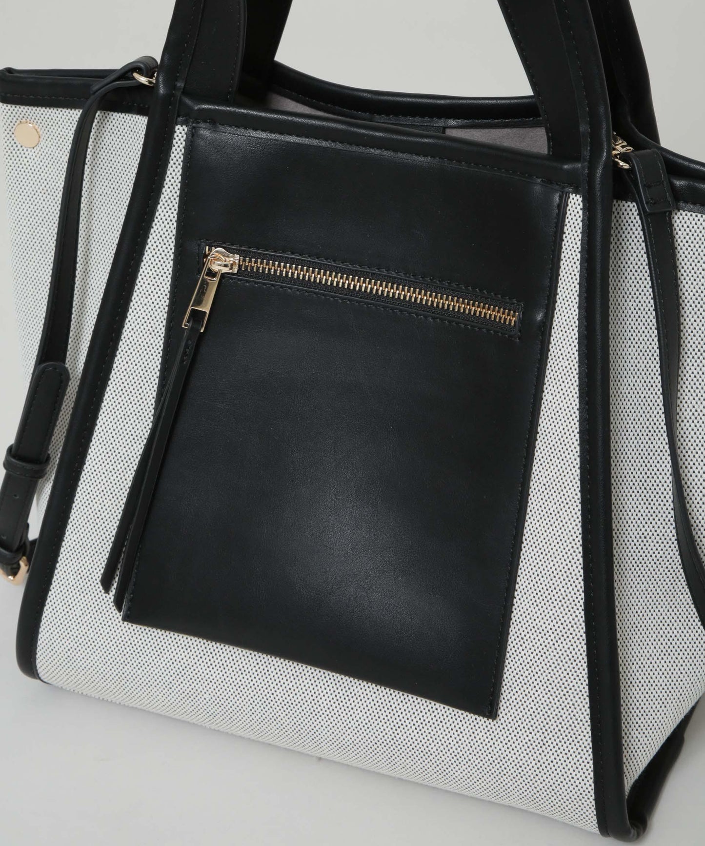 キャンバス×フェイクレザーポケットバッグ