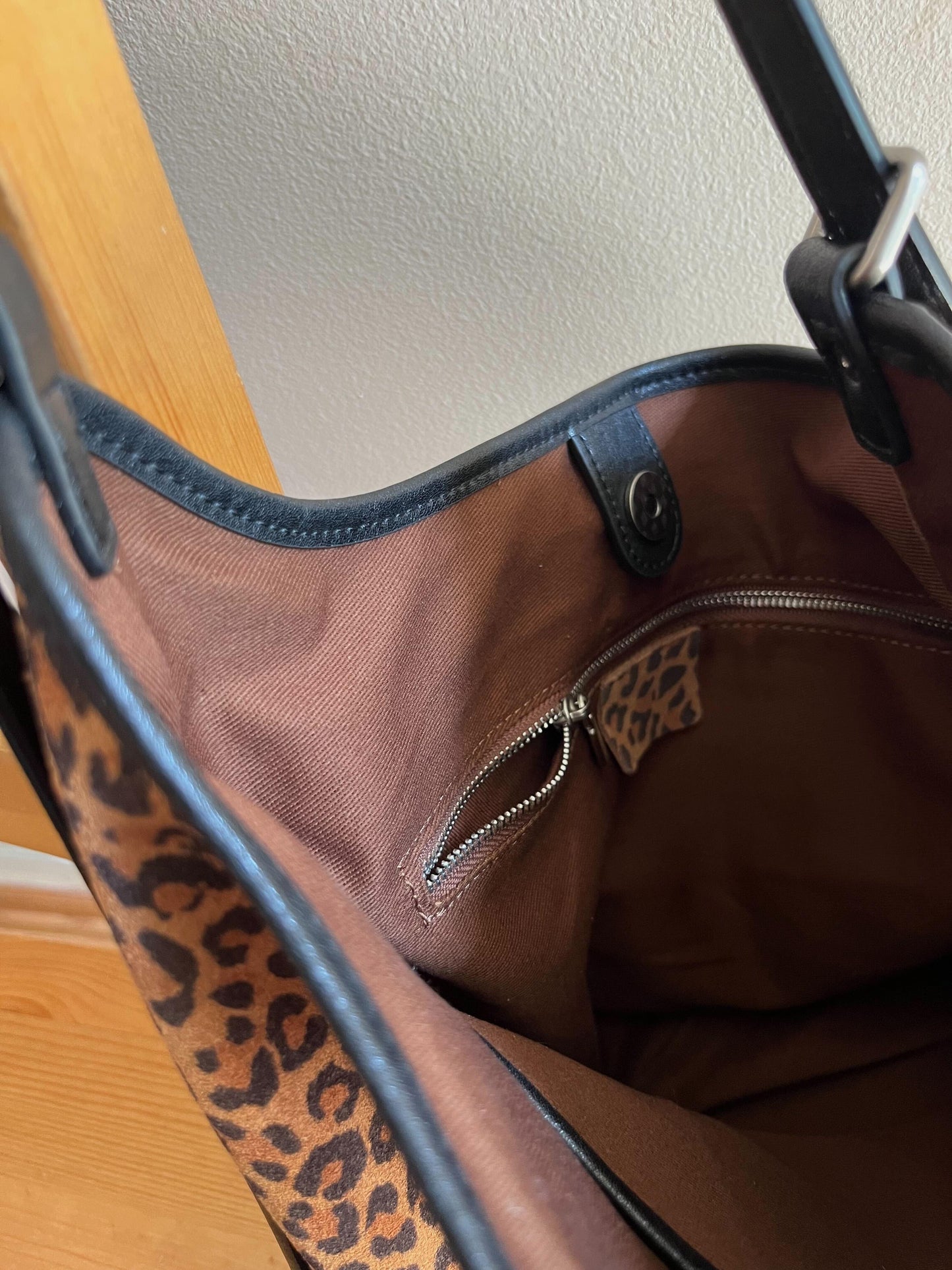 ヒョウ柄スエードバッグ