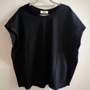 キャップスリーブボックスTシャツ