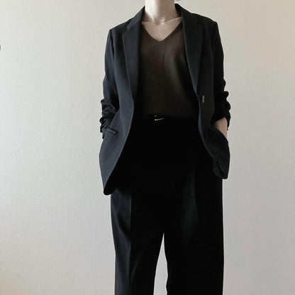 ミニマルVネックハーフスリーブニット