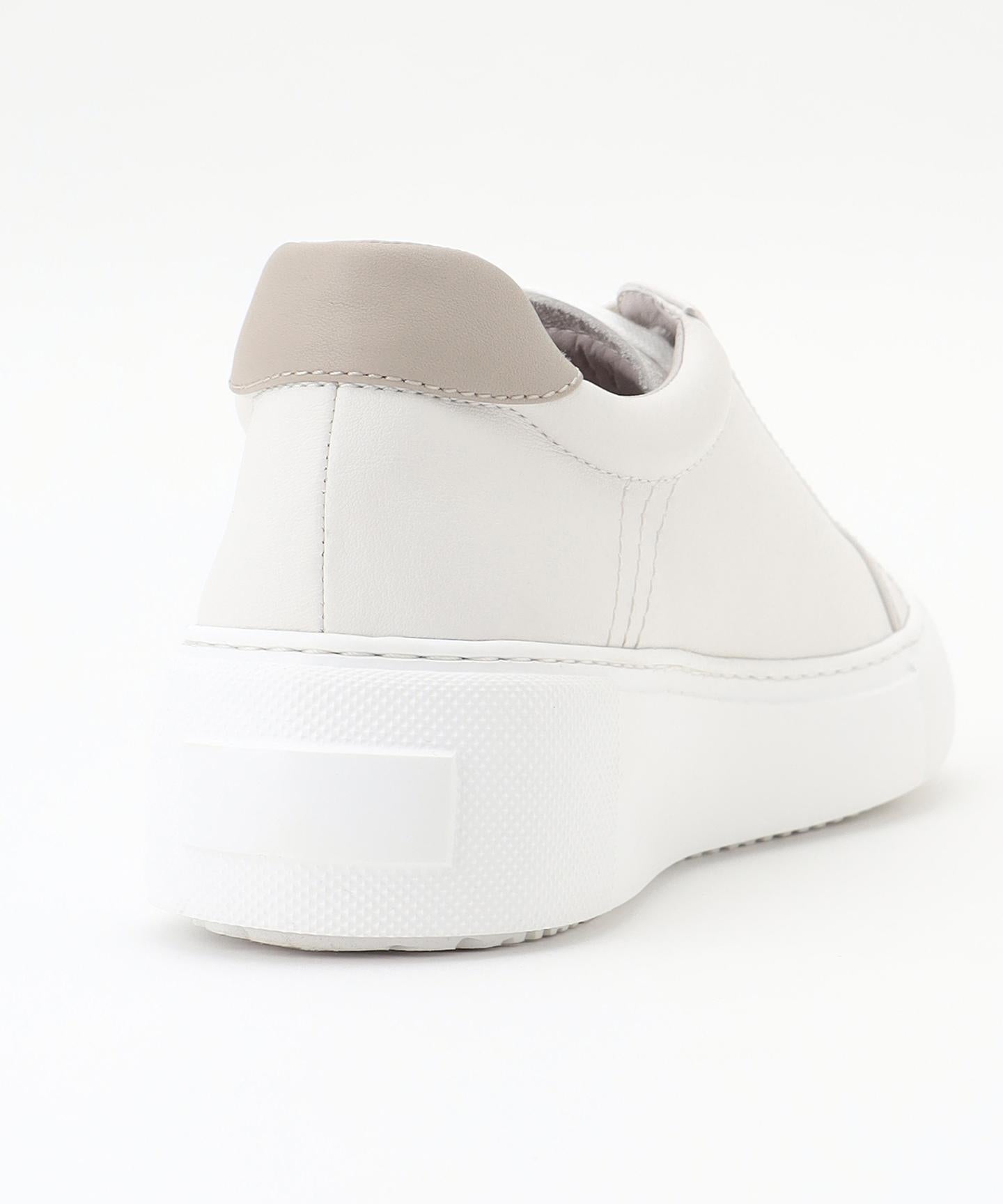 プラットフォームスニーカー