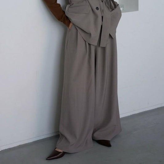 タックワイドパンツ