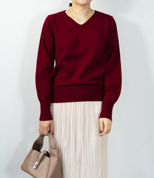 コンパクトVネックニット