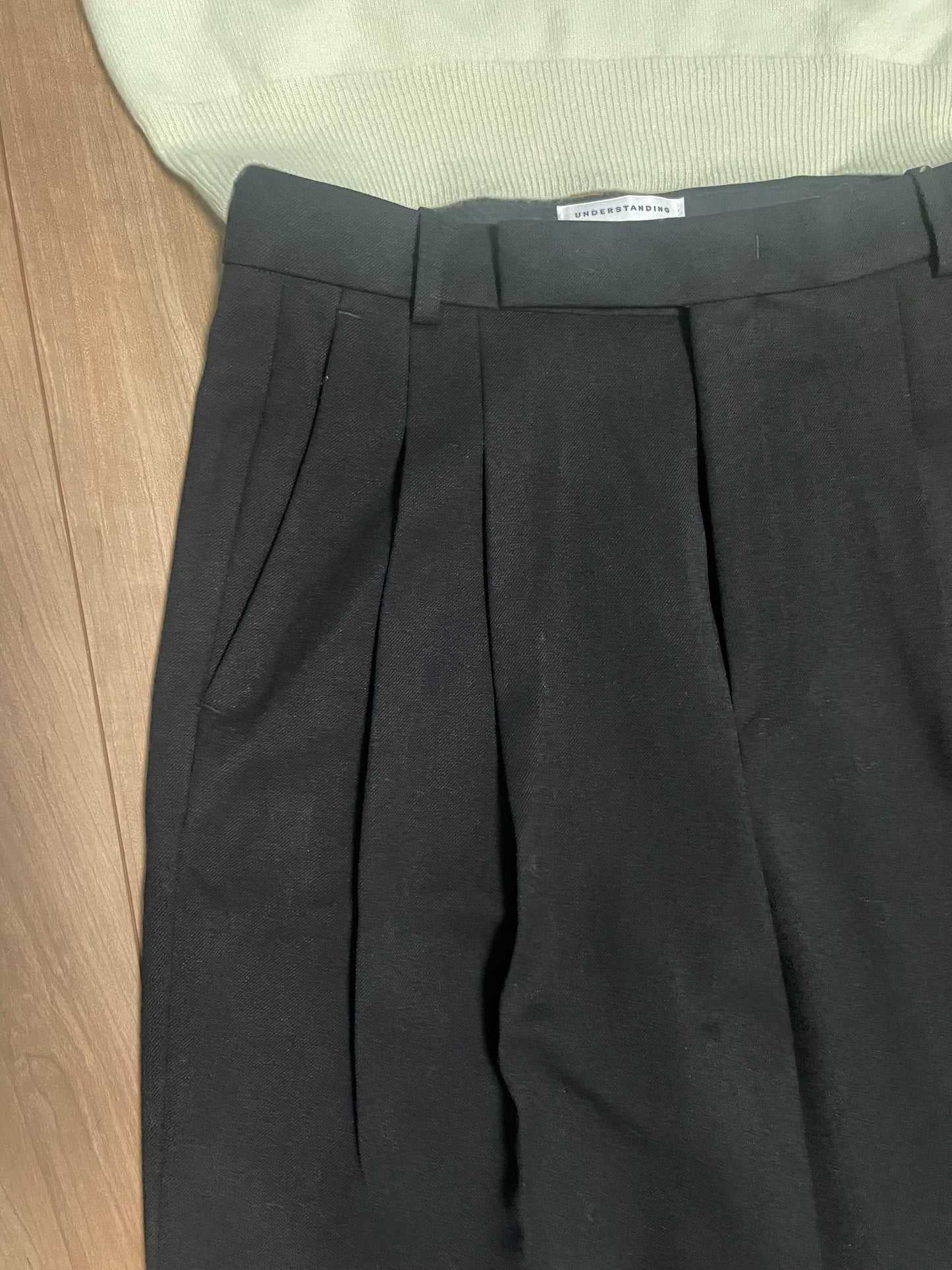 ワイドツータックパンツ