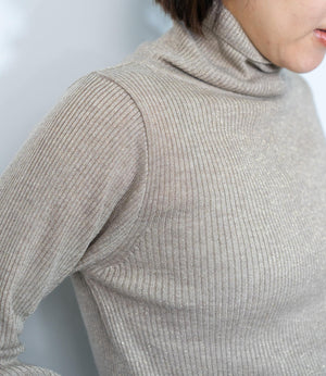 ラメタートルスリムニット