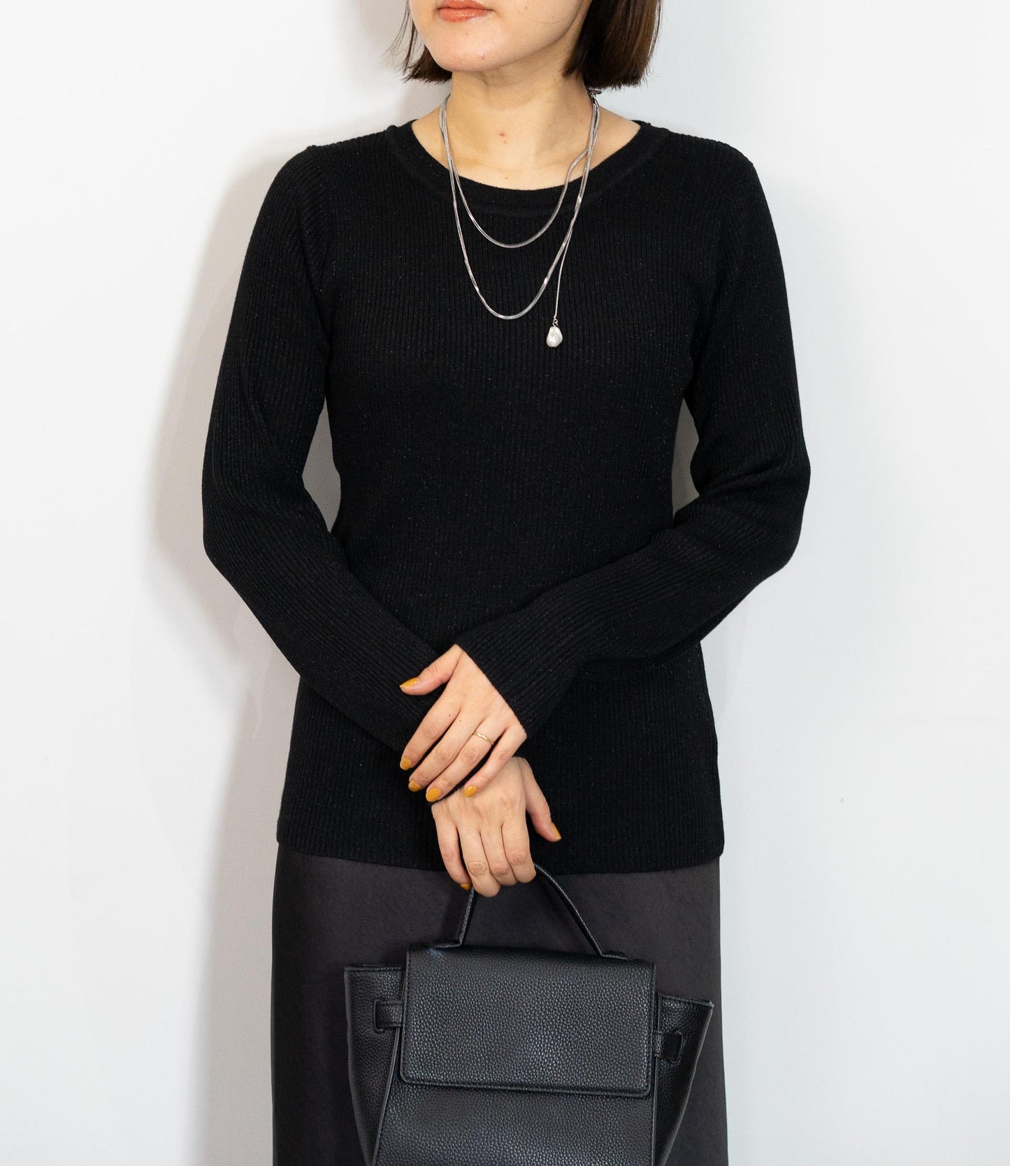 ラメリブクルーネックスリムニット