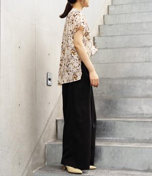 ペインティングフラワーフレンチスリーブブラウス