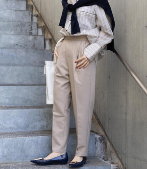 ウエストフリルストレッチテーパードパンツ