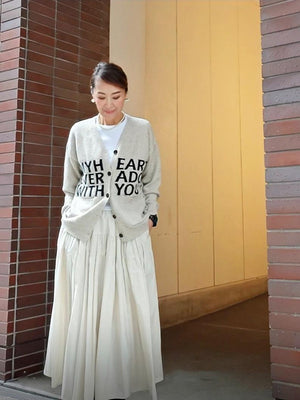 レタリングカーディガン