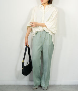 バンドカラーギャザーボリュームブラウス